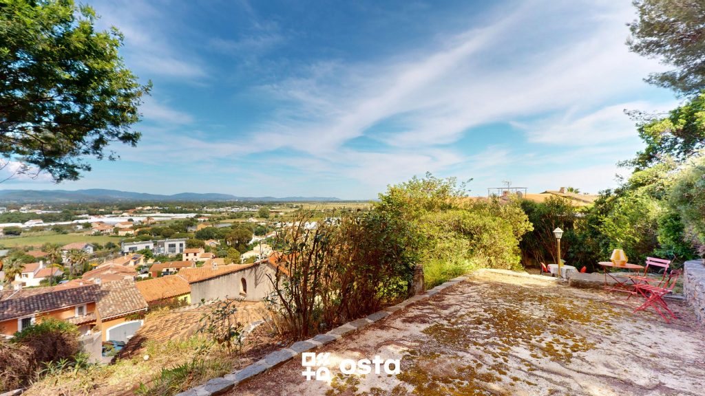 EXCLUSIVITE   HYERES ALMANARRE – Maison vue mer sur les Îles d’Or  – 3 Chambres