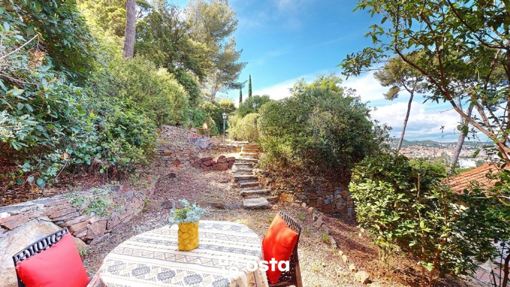 EXCLUSIVITE   HYERES ALMANARRE – Maison vue mer sur les Îles d’Or  – 3 Chambres