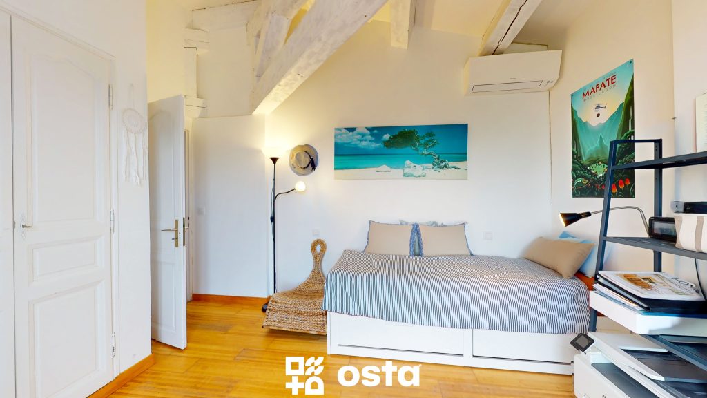 EXCLUSIVITE   HYERES – Villa T6 avec vue mer sur les Îles d’Or   Secteur résidentiel Costebelle