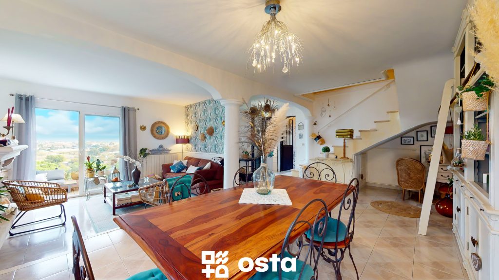 EXCLUSIVITE   HYERES – Villa T6 avec vue mer sur les Îles d’Or   Secteur résidentiel Costebelle